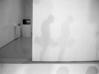 "Lui et moi-dyptique", 2008 - Ombres sur béton, acrylique sur plâtre.